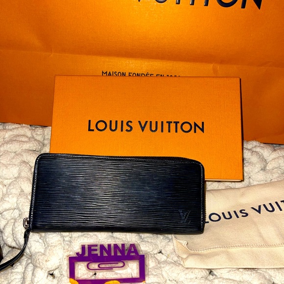 🚫SOLD🚫Louis Vuitton Clemence Epi Noir Wallet - Picture 1 of 12